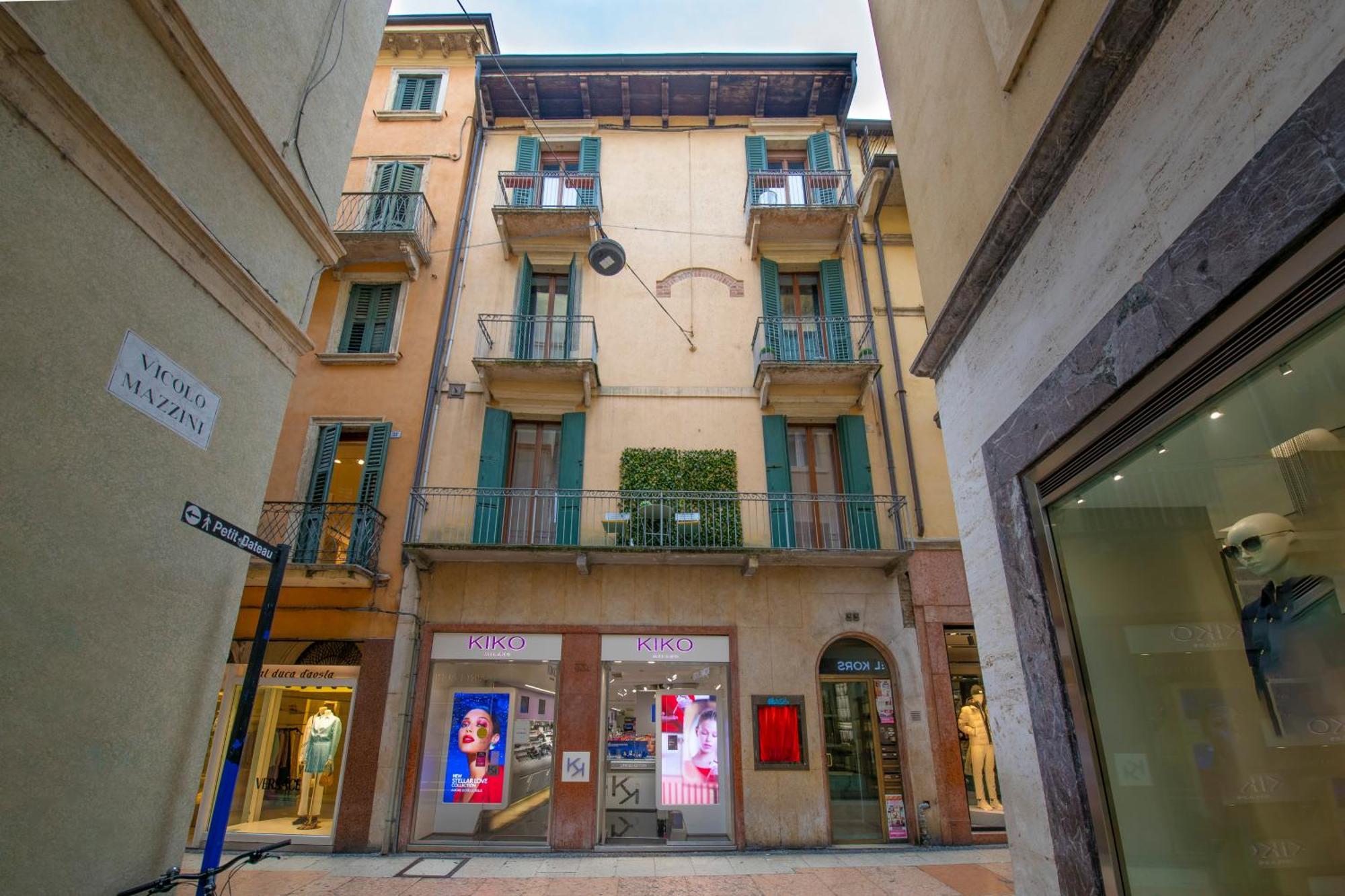 Palace Home Mazzini Verona Center 1 Exterior photo